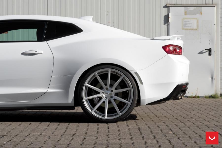 Детали экстерьера Chevrolet Camaro on Vossen Wheels (VFS1) 2017 года  (фото 8 из 19)